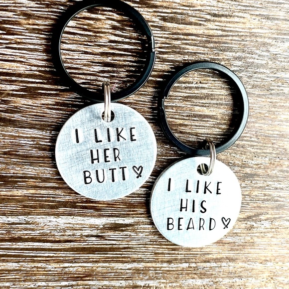 I Like Her Butt - I Like His Beard - 2 Pc Set - Hand Stamped Keychain - Funny - Picture 3 of 3